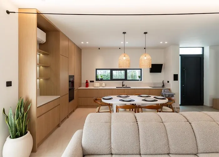 Mel - Quiet Luxury & Smart At San Pietro Premium Zone *